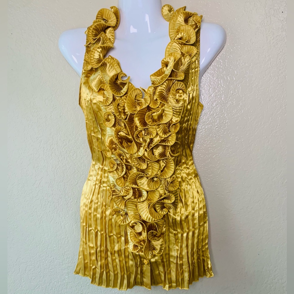 SERENADE NEW YORK Y2K Gold Metallic Ruffle Elegant Royalcore Blouse Size M